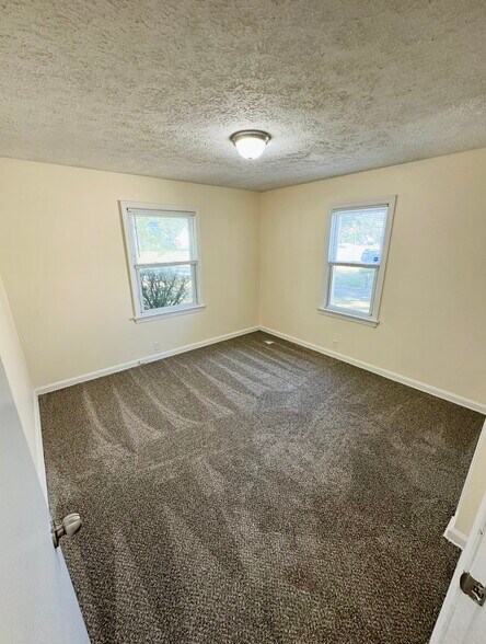 Building Photo - 3035 33rd St NE