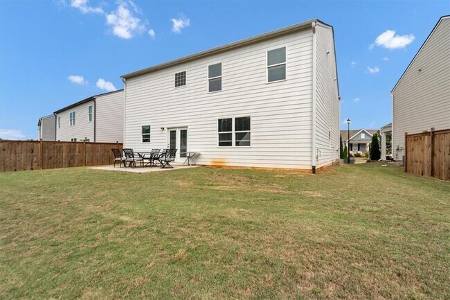 Building Photo - 167 Fernbrook Trl