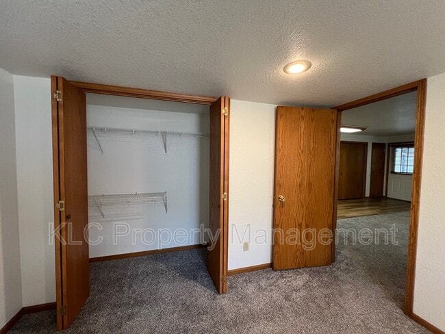 Building Photo - 523 S 11th St