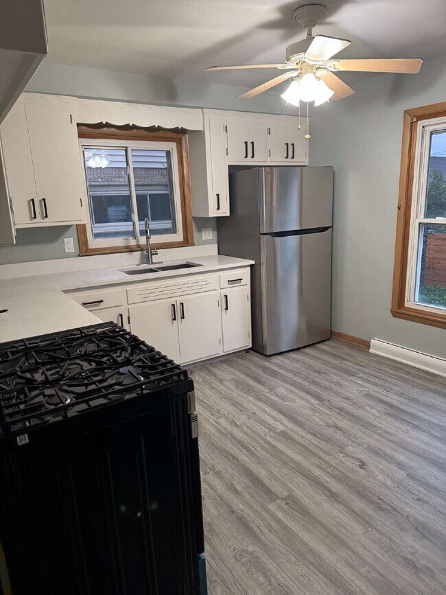 Building Photo - 3537 N 85th St