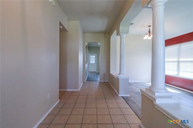 Building Photo - 1805 Lobrecht Ct