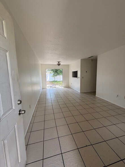 Building Photo - 1108 Amble Ln
