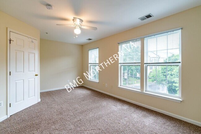 Building Photo - 5819 Pearson Ln