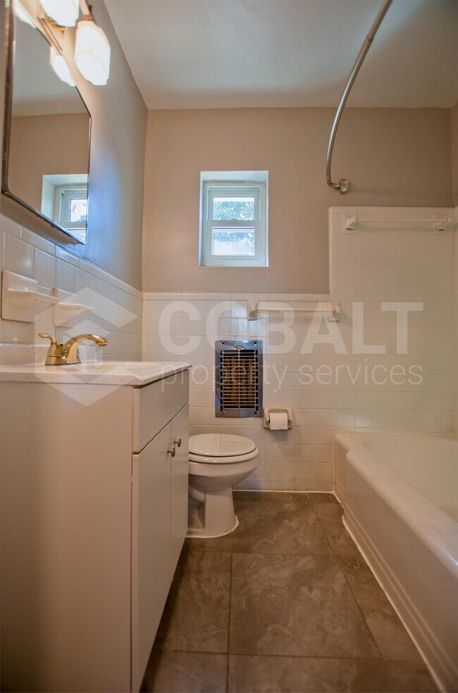 Building Photo - 767 Greenwood Ave NE