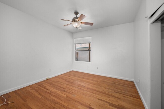 Building Photo - Dual private outdoor spaces!