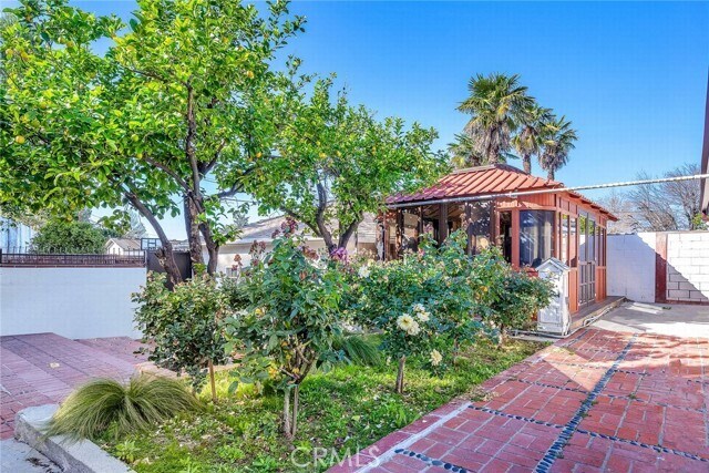 Building Photo - 6119 Tampa Ave