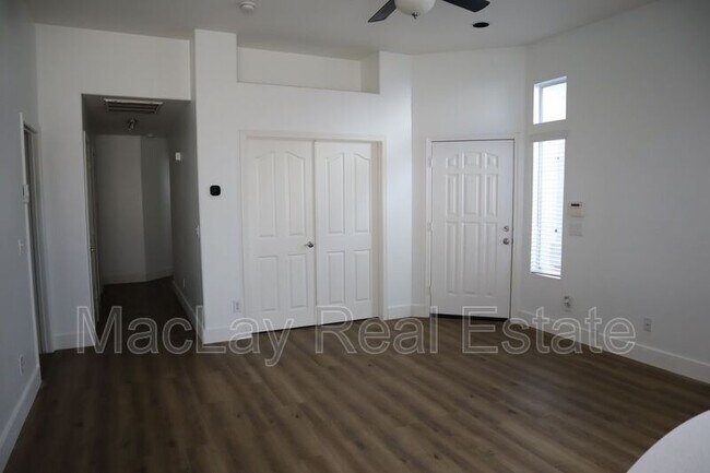 Building Photo - 16620 S 48th St