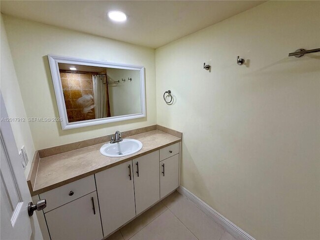 Building Photo - 9429 SW 76th St