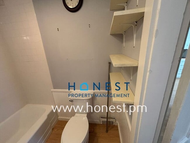 Building Photo - 103 Rackleff St