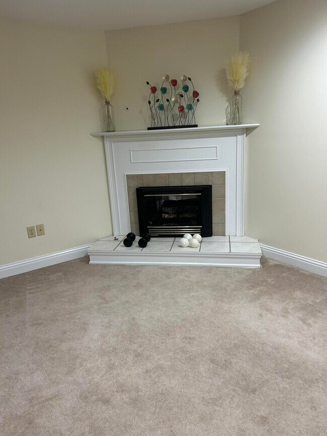 Building Photo - 409 Lawson Dr