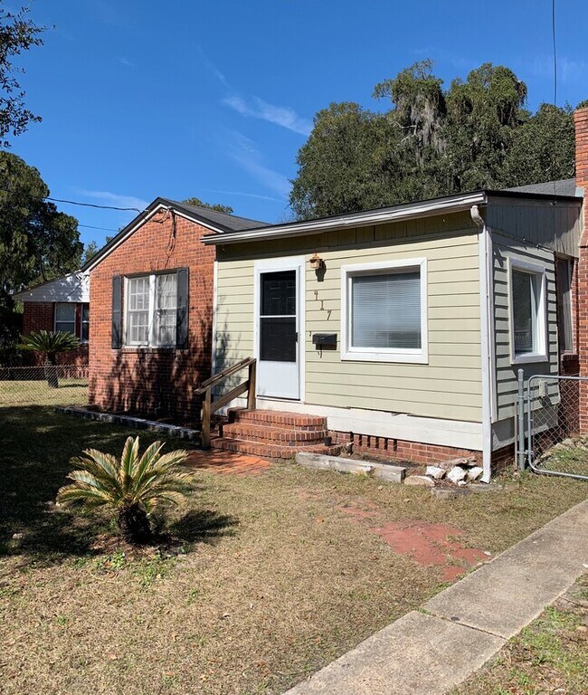Building Photo - Charming Corner-Lot Home with Huge Fenced Yard & Detached Garage