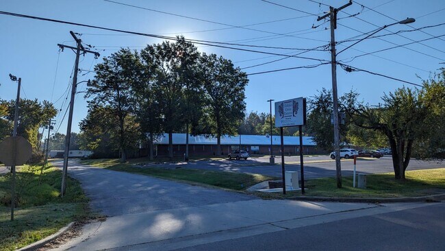 Building Photo - 2301 S Illinois Ave