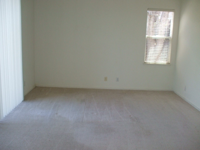 Building Photo - Fabulous Home on Large Corner Lot