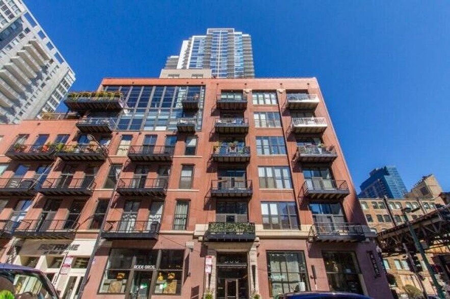Building View - 300 W Grand Ave