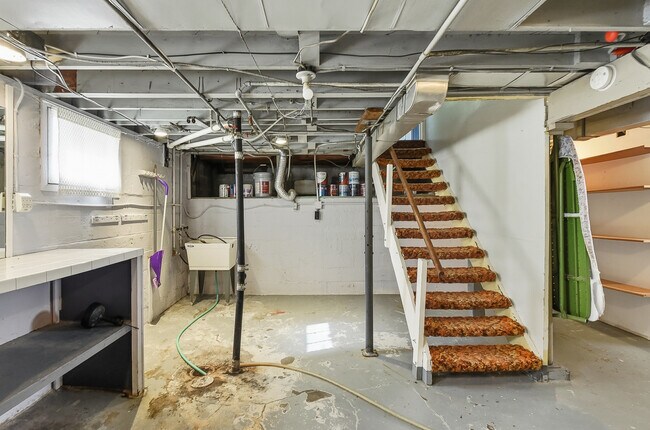 Building Photo - 1608 S 55th St