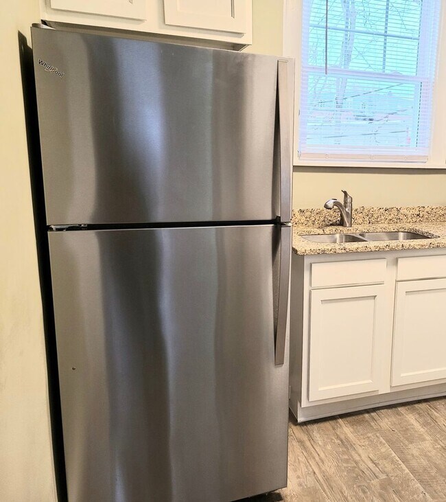 Building Photo - 34 W Tulane Rd