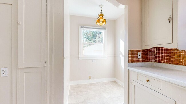 Building Photo - 507 Macklyn Ave