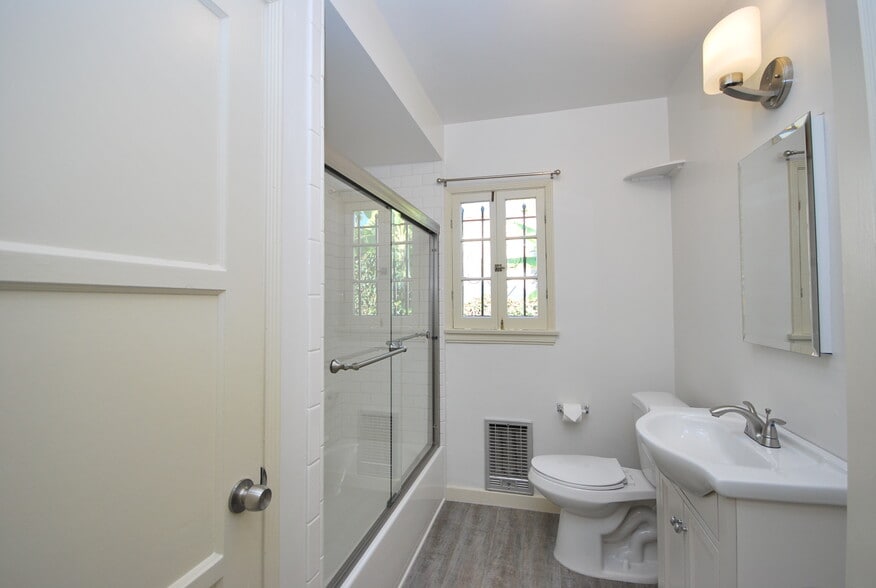 Building Photo - 853 N Citrus Ave