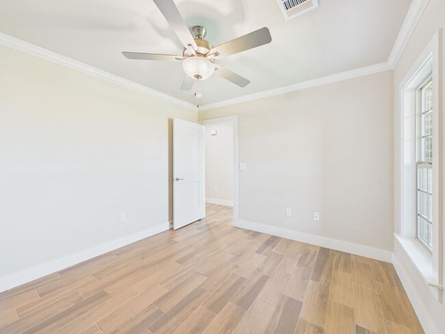 Building Photo - 9770 Elite St