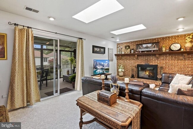 Building Photo - 2131 Silentree Dr