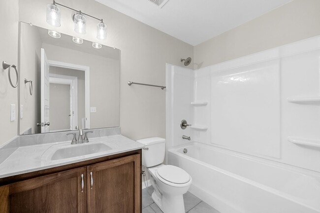 Building Photo - Pet Friendly Three Bedroom!