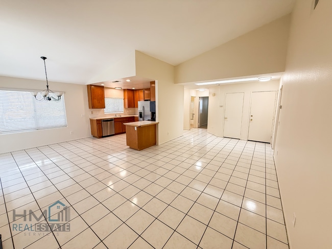 Building Photo - 2 Bed, 2 Bath Rental Home in Silverado Gat...