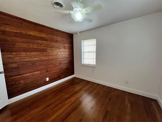 Building Photo - 2406 Ridgecrest Dr