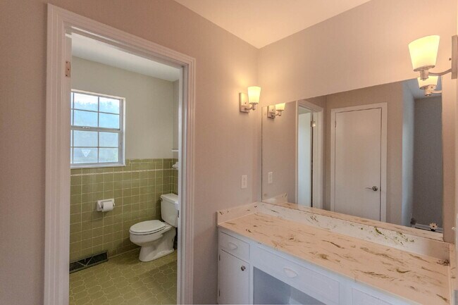 Building Photo - 3123 McGavock Pk