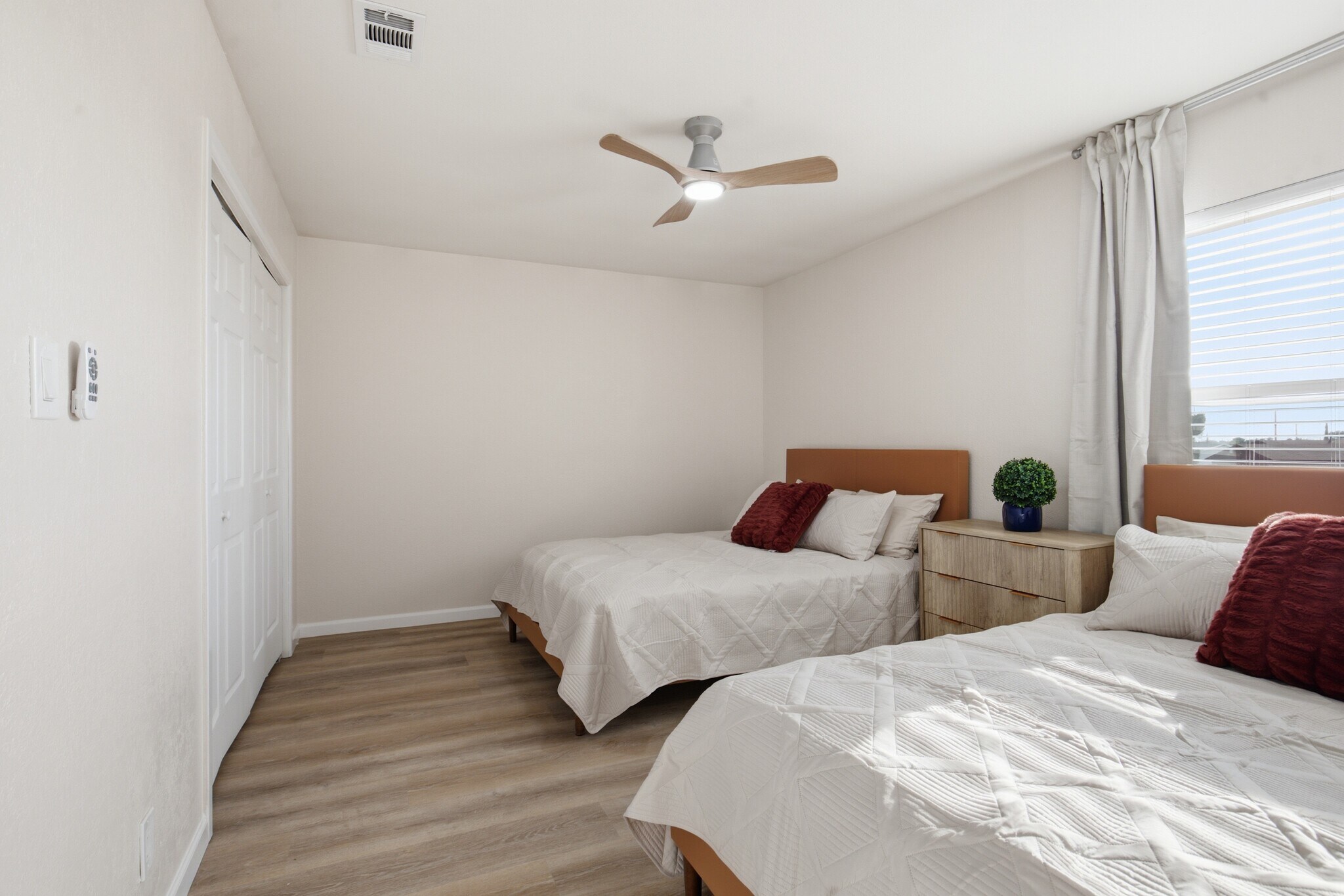 Building Photo - 4705 Shadylane Dr