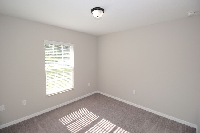 Building Photo - Roomy 3 Bed 2 Bath 1 Car Grg Home for rent...