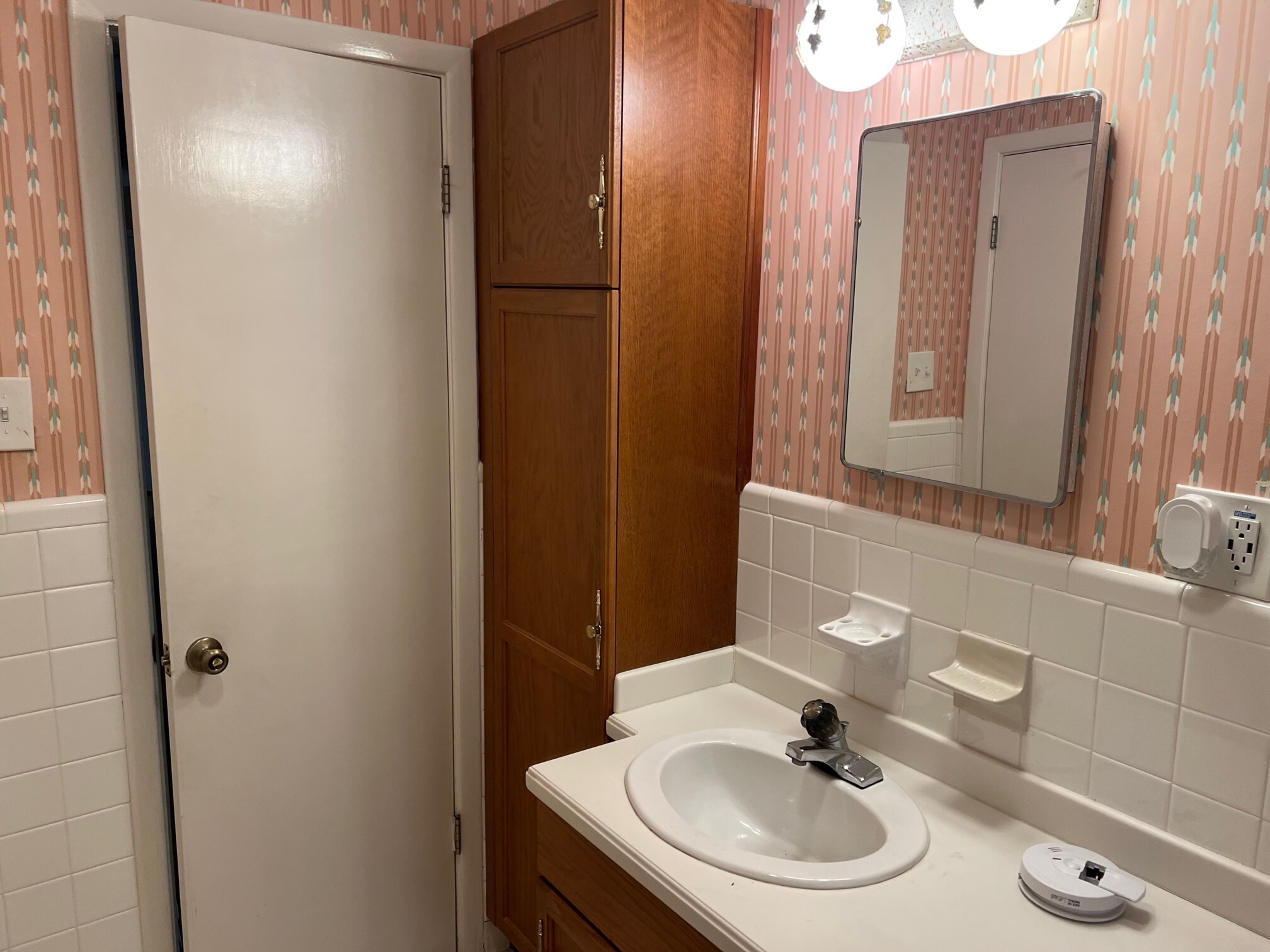 Lots of storage! - 1810 N 58th Ave