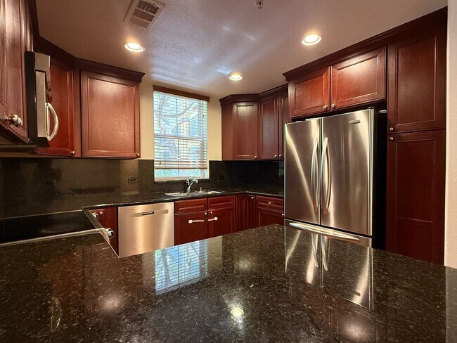 Building Photo - Modern 3 Bedroom 2 Bathroom Condo at the Monte Vista in Downtown San Jose