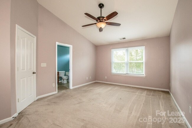 Building Photo - 9366 Greenheather Dr