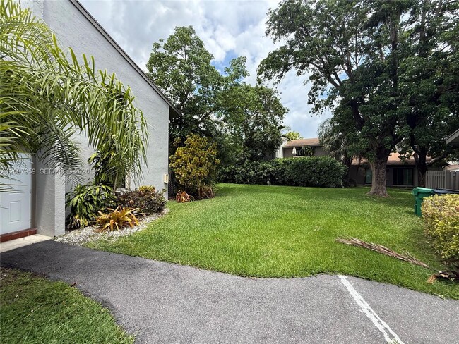 Building Photo - 10661 SW 113th Pl