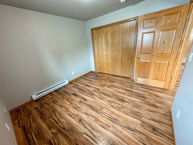 Building Photo - Theater Apartments Beulah