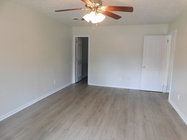 Building Photo - 1302 Dunbar Dr