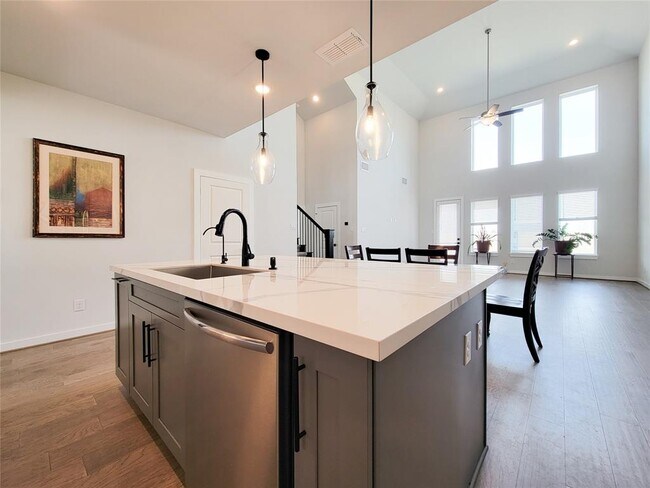 Building Photo - 31526 Beacon Cove Trl