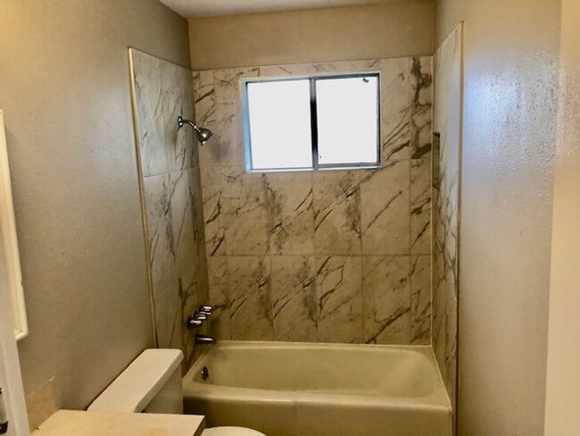 Building Photo - $500 OFF MOVE IN SPECIAL-SOUTH BOSSIER IN ...