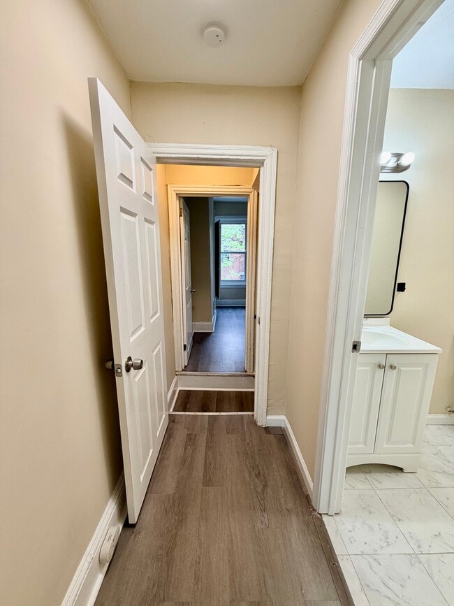 Building Photo - 1920 Brunner St