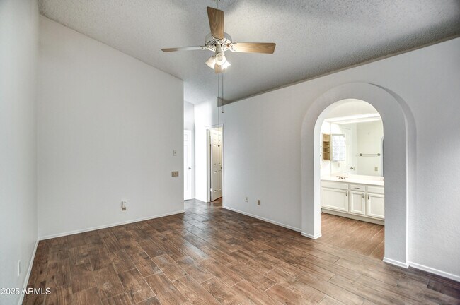 Building Photo - 11102 N 111th St