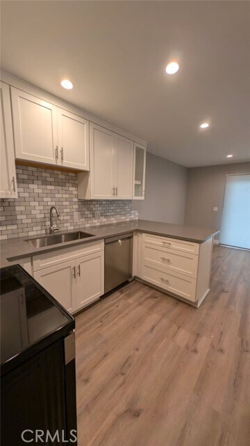 Building Photo - 215 Lower Cliff Dr