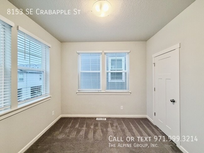 Building Photo - 8153 SE Crabapple St