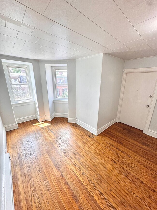 Building Photo - 1103 Linden St