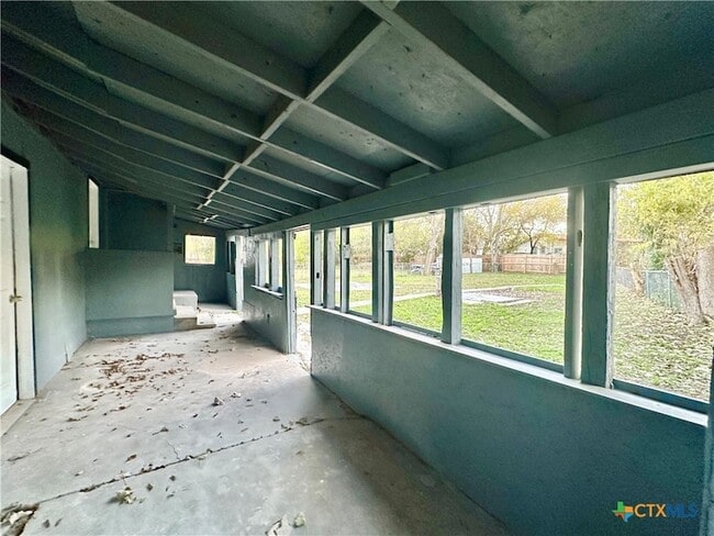 Building Photo - 104 E Fowler Ave