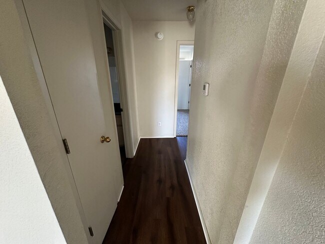 Building Photo - AVAILABLE NOW! - 2 WEEKS FREE!