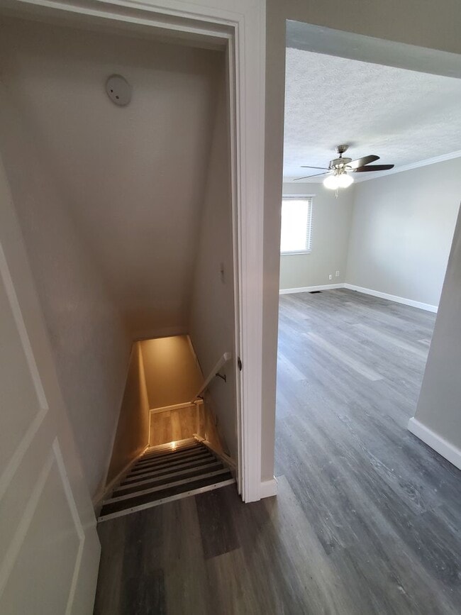 Building Photo - 3 Bed 2 Bath Condo