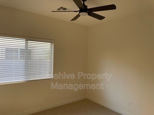 Building Photo - 3348 E Mayberry Ave