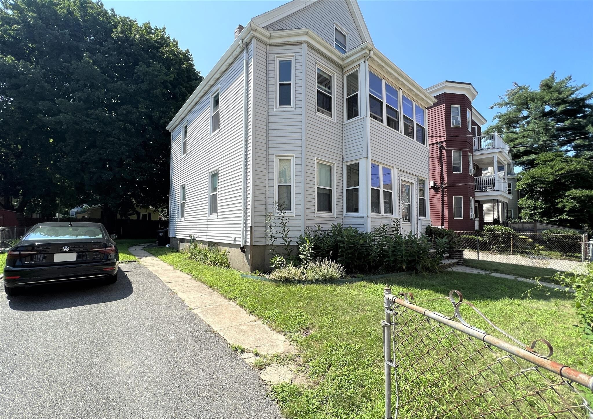 Building Photo - 25 Sargent St