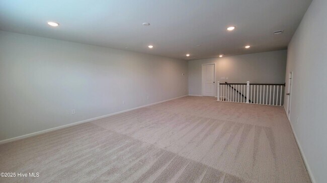 Building Photo - 344 Eagle Claw Dr