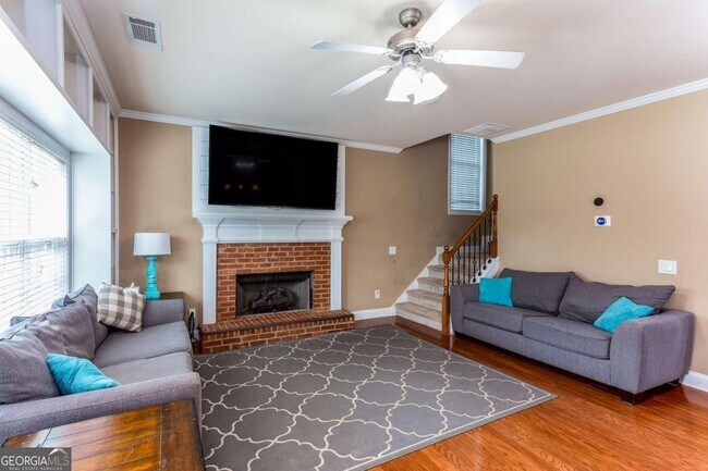 Building Photo - 1081 Ruby Way